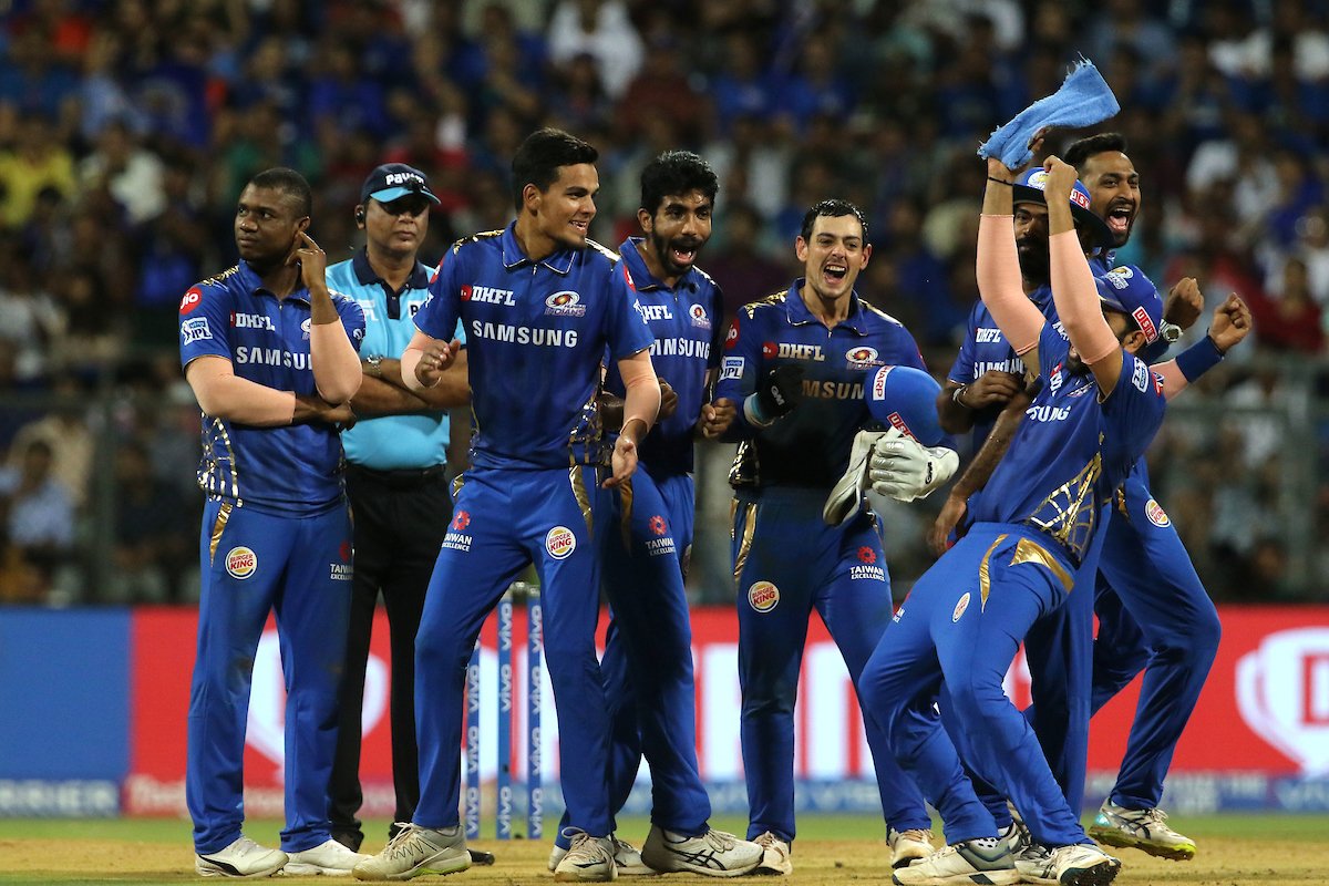 Mumbai Indians celebrate after dismissing Kane Williamson (Photo/ IPL Twitter)