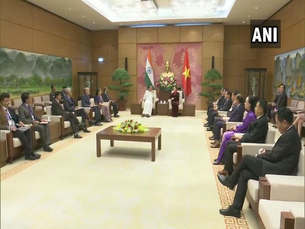 Vice President Venkaiah Naidu on Friday met his Vietnamese counterpart Dang Thi Ngoc Thinh (Source:ANI)