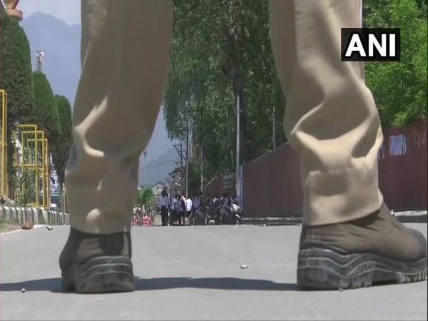 Students and security forces clash at Amar Singh College in Srinagar on Tuesday. Photo/ANI