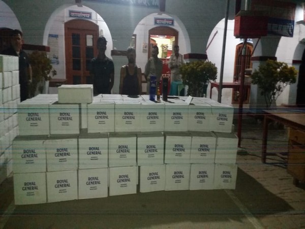 UP STF has arrested two interstate liquor smugglers. Photo/ANI