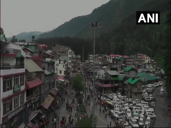Traffic congestion seen in Manali as tourists rush to the town. [Photo/ANI]