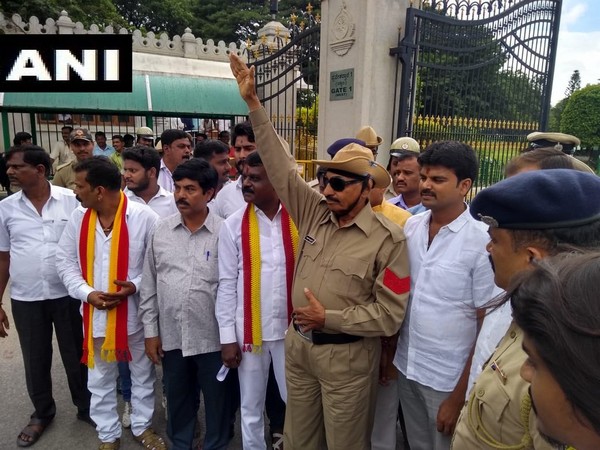 Vatal Nagaraj at the protest in front of Vidhanasoudha in Bangaluru on Thursday. Photo/ANI