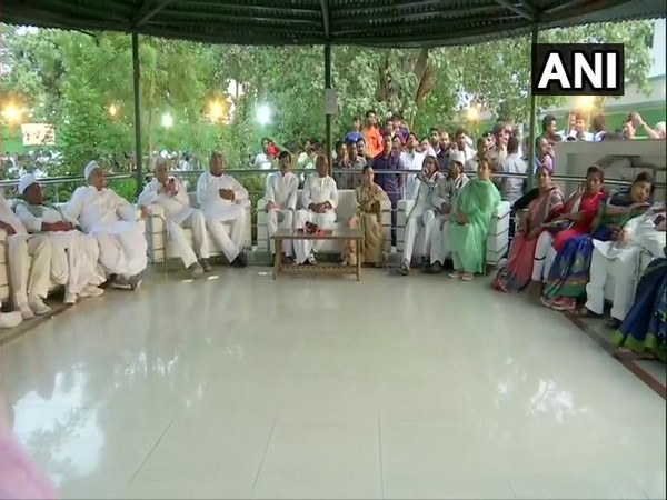 Grand-alliance leaders during an iftar hosted by Rabri Devi at her residence on Sunday. Photo/ANI