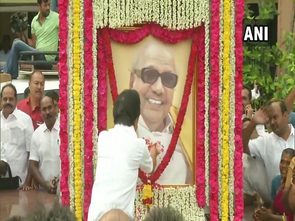DMK President MK Stalin paying tribute to M Karunanidhi in Chennai on Monday. Photo/ANI