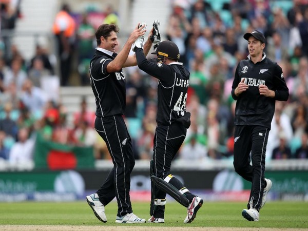 Kiwis celebrate after taking a wicket against Bangladesh (Photo/ ICC Twitter)