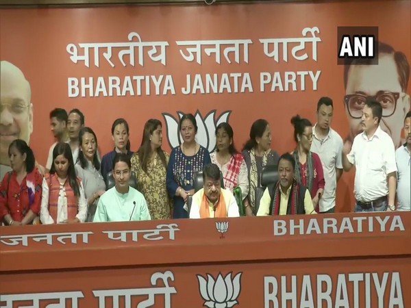Seventeen Councillors of GJM joined BJP on Saturday. Photo/ANI 