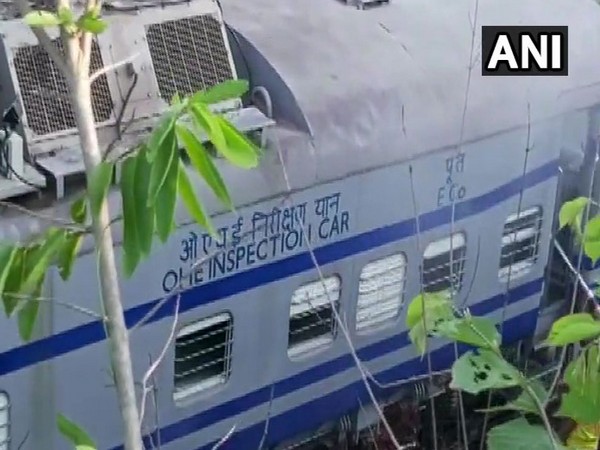 Derailed engine of Howrah-Jagdalpur Samaleshwari Express in Rayagada on Tuesday. Photo/ANI