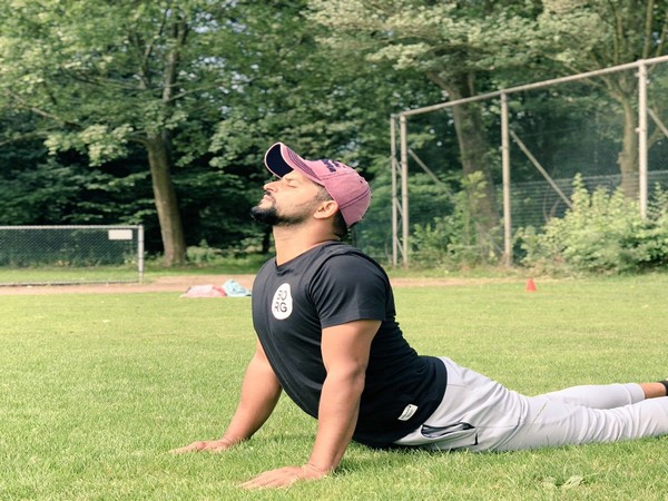 Suresh Raina doing Yoga (Photo/ Suresh Raina Twitter)