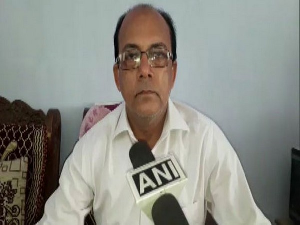 District Sarv Shiksha Abhiyan head Upendra Kumar Singh speaking to ANI on Sunday. Photo/ANI