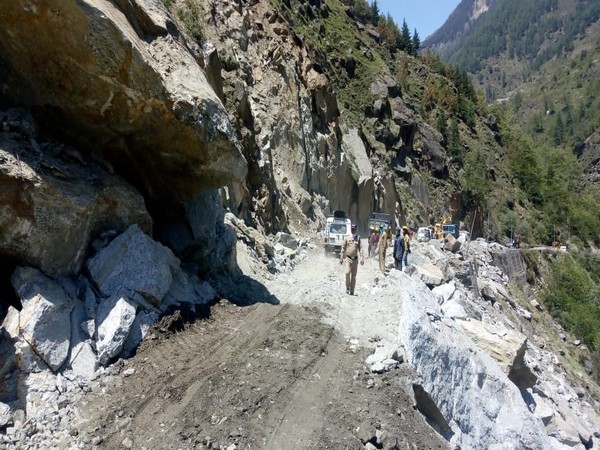 Gangotri Highway opens for traffic after 28 hours. Photo/ ANI