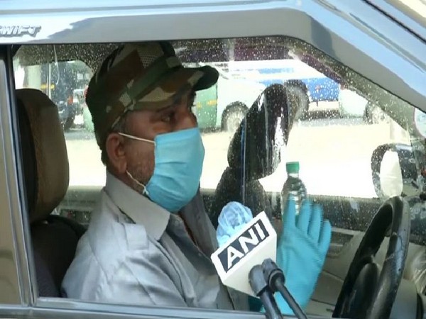 Taxi drivers at the Delhi airport have put tapes in the vehicles to separate themselves from the passengers for safety purposes. Photo/ANI