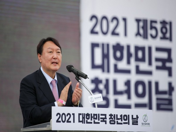 Yoon Seok-youl wins presidential primary of the People Power Party with 47.85% of the votes.