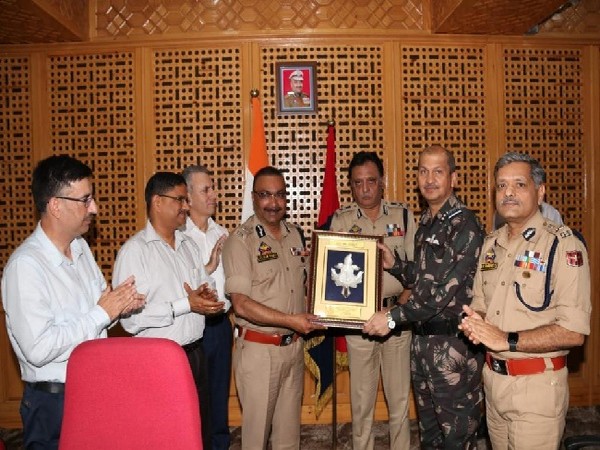 Jammu and Kashmir DGP Dilbag Singh with Army, Air Force, Navy officers at police headquarters in Srinagar on Friday. Image Source: Twitter handle of J-K police