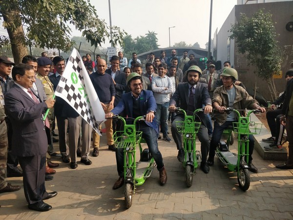 E-cycle facility flagged off at Saket and Malviya Nagar metro stations on Yellow Line. (Photo Credits: DMRC Twitter)