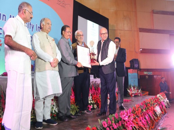 DMRC conferred with two awards at the 12th Urban Mobility India Conference and Expo 2019 in Lucknow. (Photo Credits: DMRC)