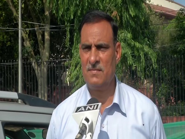 Delhi Police Senior Sub-Inspector Rajinder Malik speaking to ANI in New Delhi on Monday. Photo/ANI