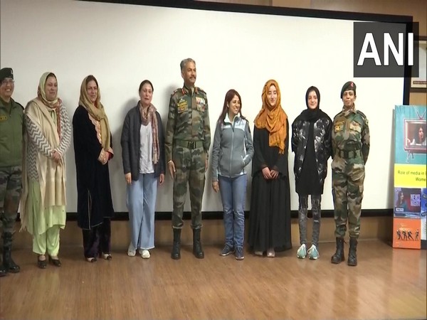 Lt General DP Pandey with women (Photo/ANI)