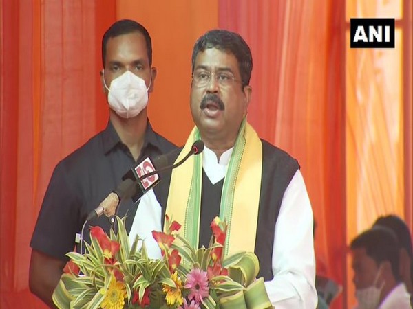 Union Minister of Petroleum & Natural Gas and Minister of Steel, Dharmendra Pradhan addresses a gathering (Photo ANI)