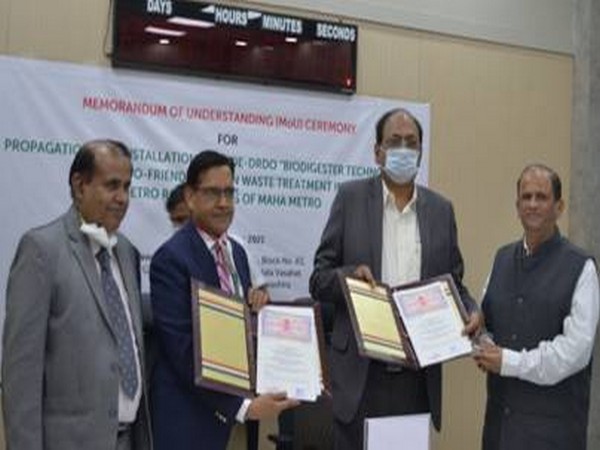 Dr AK Singh and Dr Brijesh Dixit exchanged the MoU (Photo: PIB)