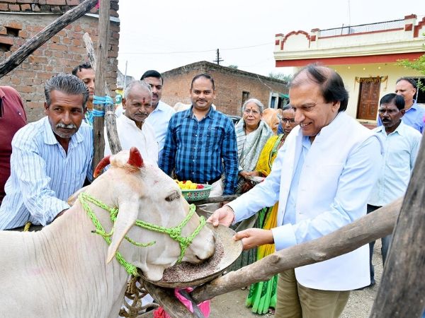 Dinesh Shahra Foundation conducts Gau Shakti Abhiyan in Nagpur