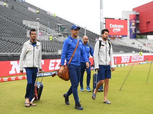 Yuzvendra Chahal and Kuldeep Yadav with MS Dhoni (Image: Cricket World Cup's Twitter)