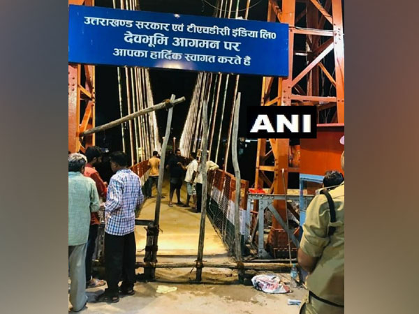 Lakshman Jhula in Rishikesh closed for vehicles by the Public Works Department (PWD)