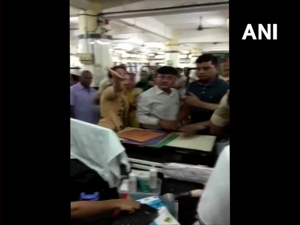 Three doctors thrashed in Nair Hospital, Mumbai 