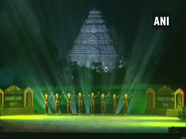 Konark festival begins with classical dances like Odissi and Kathak commenced after Odisha Governor Ganeshi Lal lightened the lamp. (Photo/ANI)