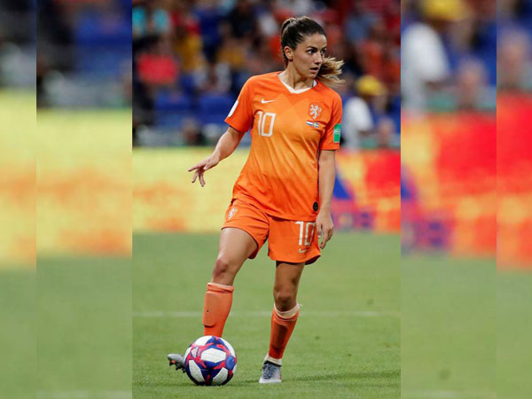 Netherland midfielder Danielle van de Donk