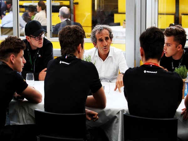 Alain Prost (Photo: Twitter/Alpine F1 Team)