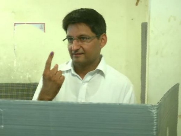 Former Congress MP Deepender Singh Hooda casting his vote in Rohtak on Monday morning. Photo/ANI