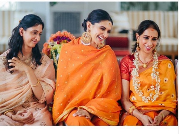 Actor Deepika Padukone with her mother and sister (Image Source: Instagram)