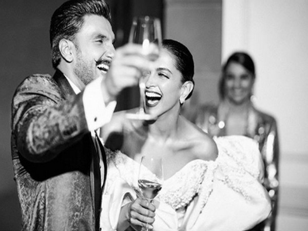 Star couple Ranveer Singh and Deepika Padukone (Image Source: Instagram)