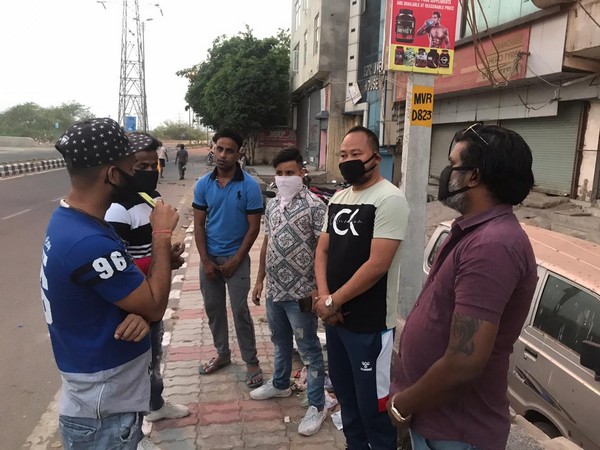 A group of Bollywood dancers in Delhi.