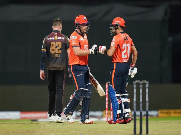 Delhi Bulls' opening duo of Luke Wright and Rahmanullah Gurbaz in action (Image: Abu Dhabi T10 )