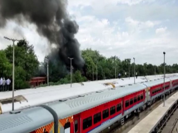 A fire broke out at a shed at Nizamuddin railway yard Sunday morning. [Photo/ANI]