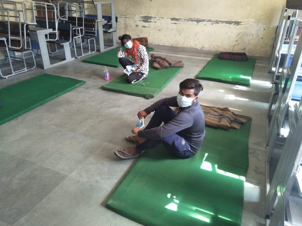 Photo of a Delhi government night shelter made for migrant workers amid three-week lockdown.