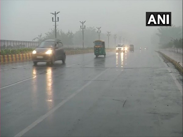 Delhi receives mild showers, visuals from INA flyover