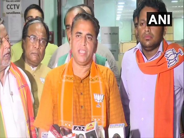BJP leader Sunil Deodhar speaking to reporters in Kolkata, West Bengal on Monday.