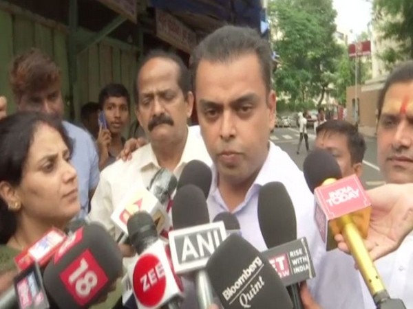 Congress leader Milind Deora speaking to media after casting his vote. Photo/ANI