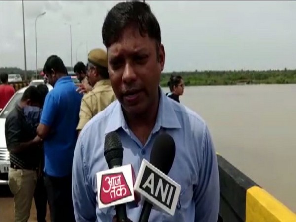 Deputy Commissioner of Dakshina Kannada Sasikanth Senthil speaking to ANI in Mangaluru on Tuesday. Photo/ANI