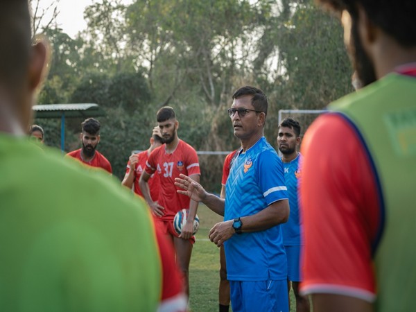 FC Goa Head Coach Derrick Pereira during practice sessions (Image: FC Goa media)
