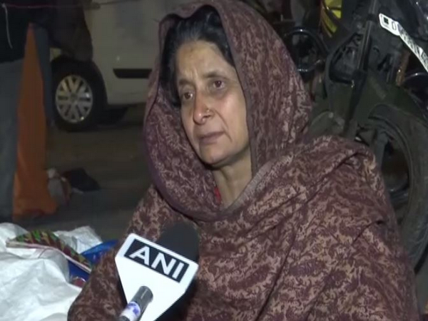 Candle seller Thakuraen Devi speaking to ANI on Monday. (Photo/ANI) 