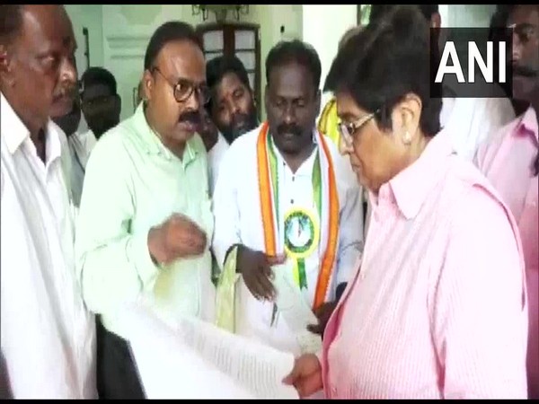 Suspended Congress MLA M Dhanavelu meets Lieutenant Governor Kiran Bedi