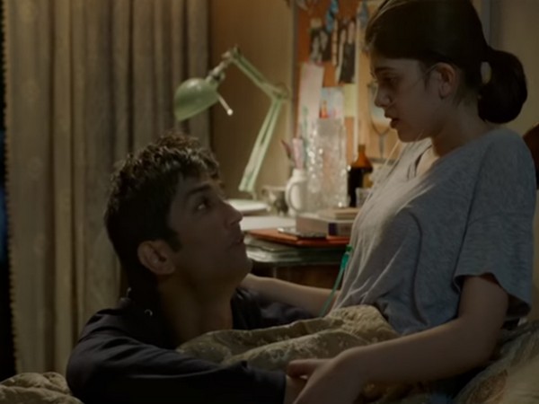 A still from the trailer of film 'Dil Bechara' featuring late actor Sushant Singh Rajput and actor Sanjana Sanghi (Image Source: YouTube)