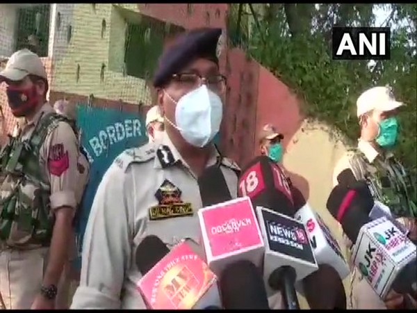 Jammu and Kashmir Director General of Police Dilbag Singh speaking to reporters on Sunday. Photo/ANI