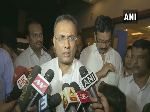 Karnataka Congress chief Dinesh Gundu Rao while speakingto media persons in Bengaluru, Karnataka on Wednesday. Photo/ANI