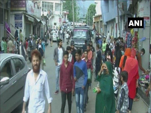People throng markets ahead of Eid-ul-Fitr on Saturday in Doda. (Photo/ANI)