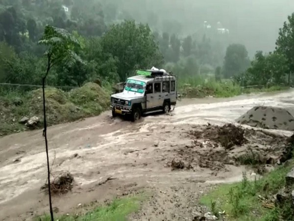 Road traffic came to a standstill due to heavy rainfall in Chenab valley since Wednesday night. Photo/ANI