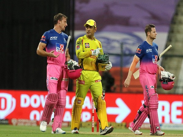 CSK skipper MS Dhoni with Jos Buttler and Steve Smith (Photo: BCCI /IPL) 